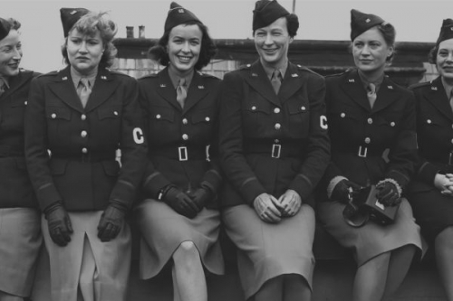 AlDoilea Război Mondial: Femei pe front