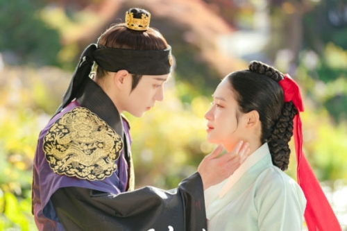 Frumoasa mincinoasă - un nou serial sud-coreean la TVR